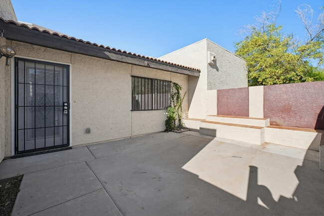 Building Photo - 316 E Turquoise Ave