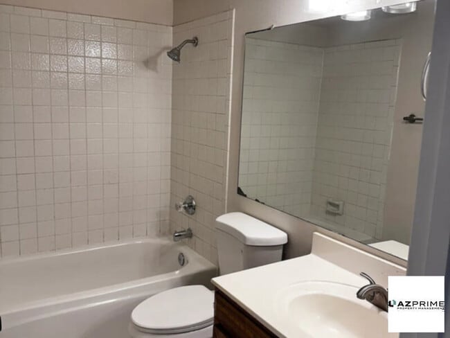 Building Photo - 5346 W Sunnyside Dr