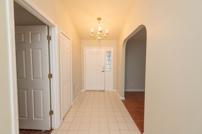 Building Photo - 1236 Buffing Cir SE
