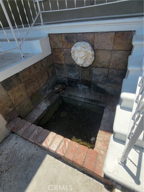 Building Photo - 2511 Florentina Ave