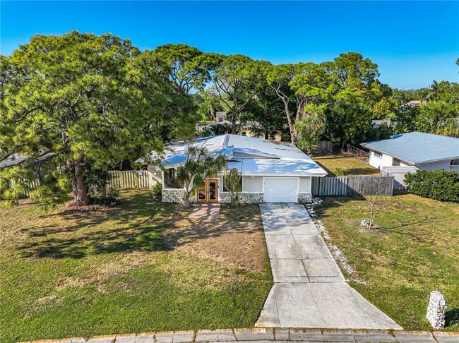 Building Photo - 6912 Alderwood Dr
