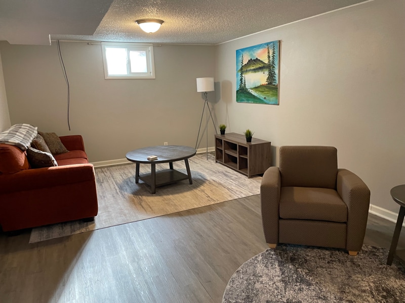 Building Photo - 4 S Gay Dr