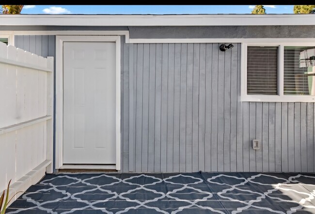 Building Photo - 4159 La Salle Ave