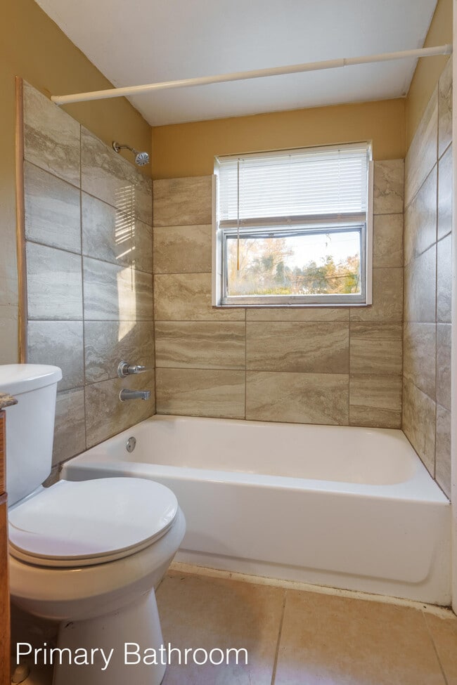 Building Photo - 3515 NW 8th Ave