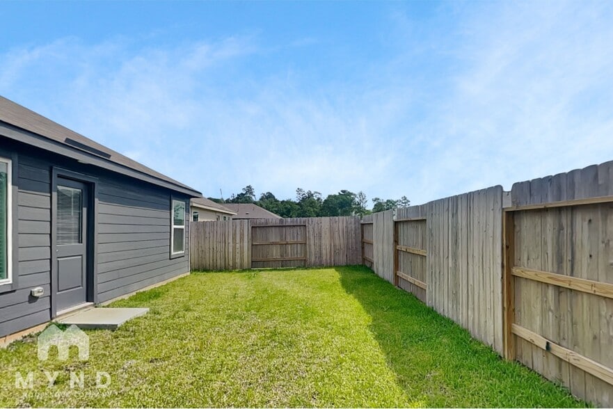 Building Photo - 914 Lago Laceno Ln