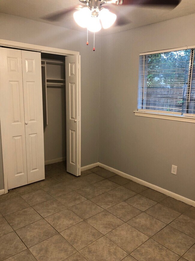 Building Photo - 10510 Kiber Dr