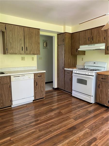 Building Photo - 214 Maplewood Dr