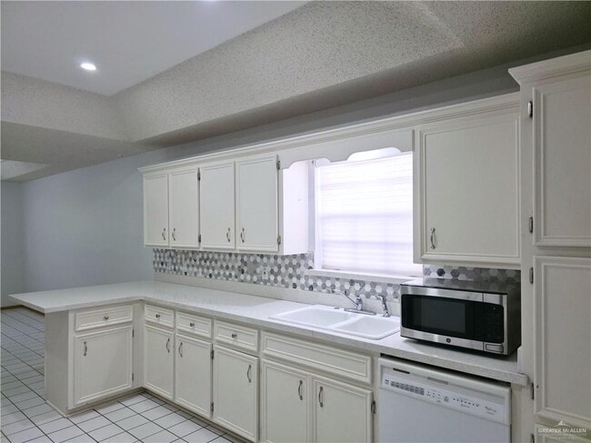 Building Photo - 1216 W Heron Ct