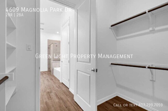 Building Photo - 4609 Magnolia Park Dr