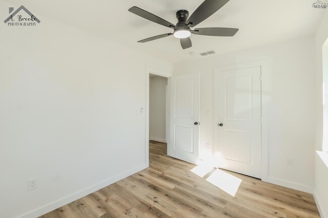 Building Photo - 103 Margaret St