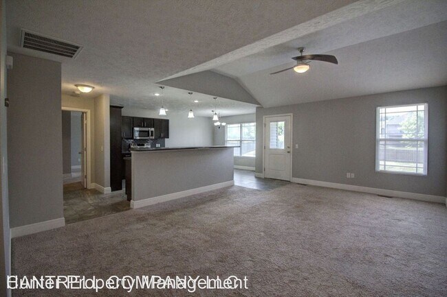 Building Photo - 4 br, 2 bath House - 874 E Sparrow Rd