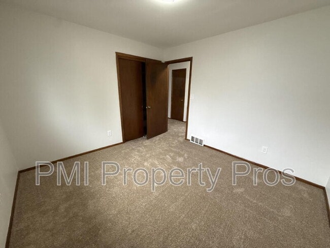 Building Photo - 8148 S 88th St