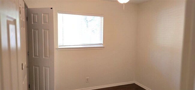 Building Photo - 5101 Meadow Creek Cove