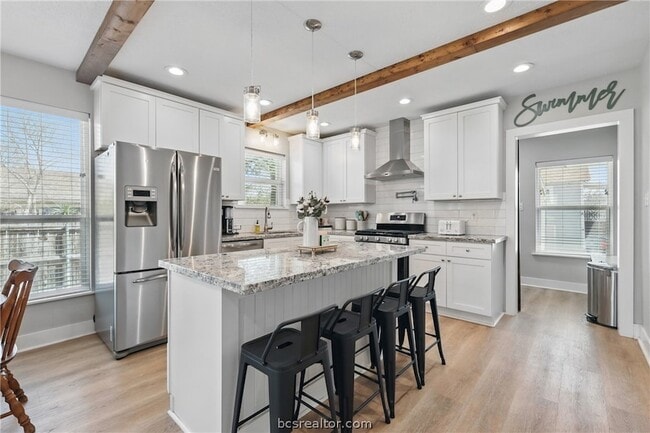 Building Photo - 105 N Haswell Dr