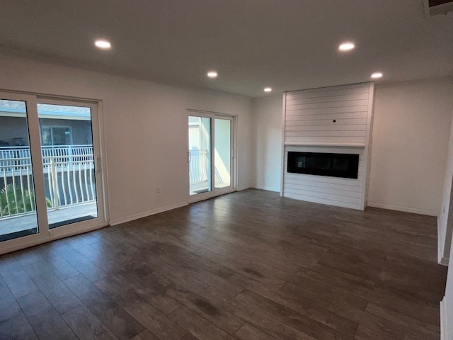 Building Photo - 8811 Bay Pointe Dr