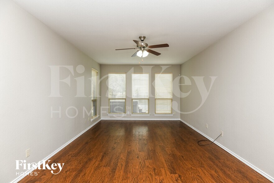 Building Photo - 3017 Beaver Creek Dr
