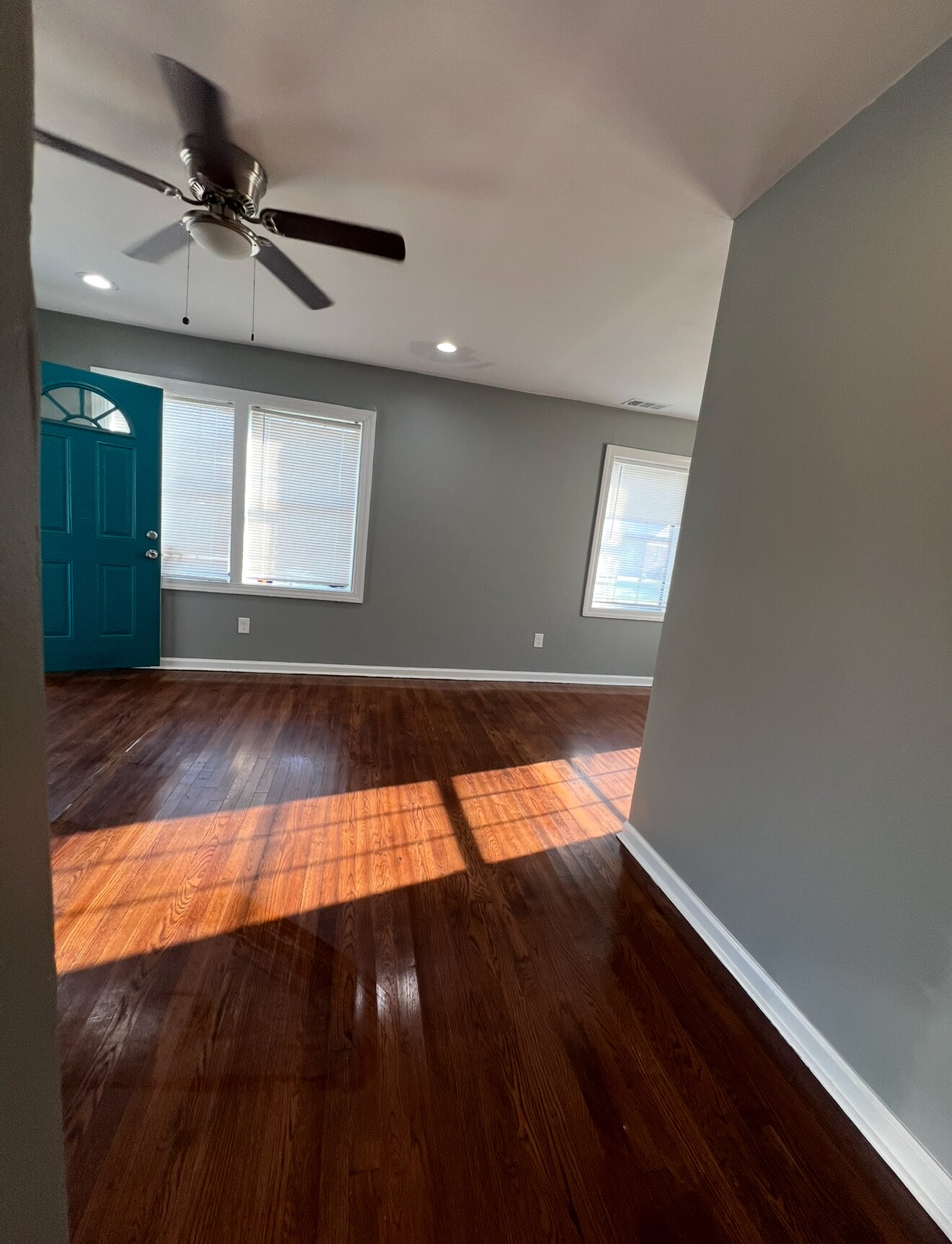 Building Photo - 3148 Highland Park Pl