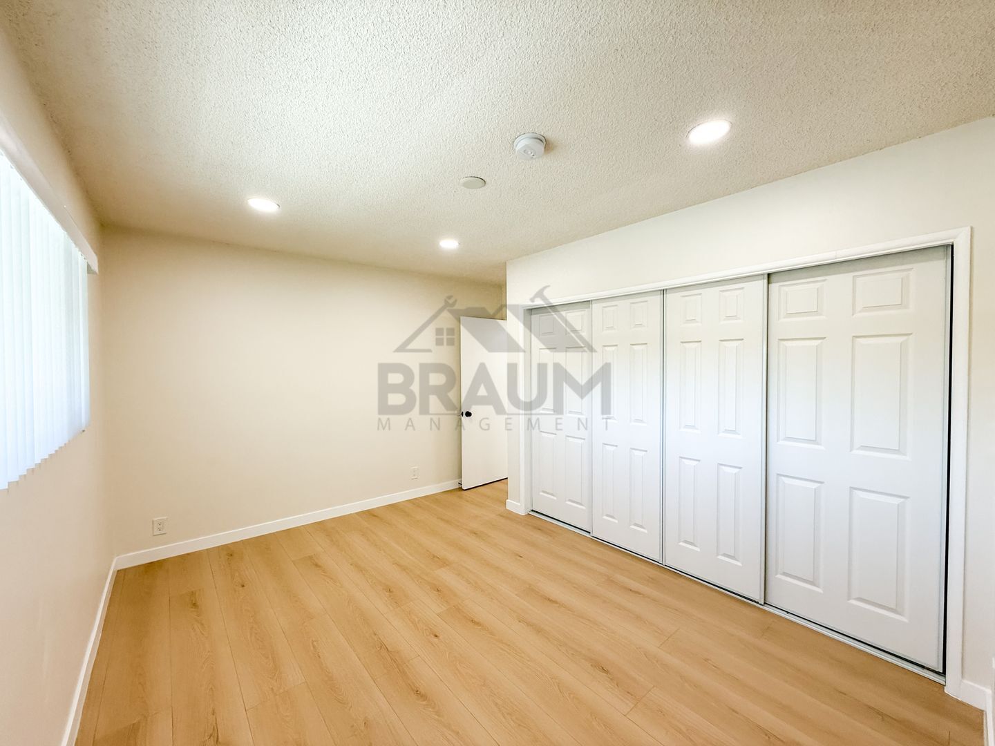 Building Photo - 13129 Oxnard St