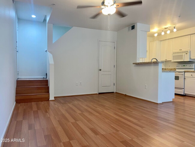 Building Photo - 1701 E Colter St