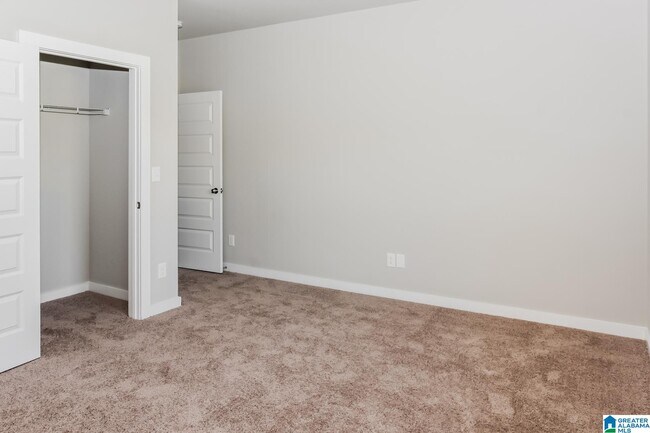 Building Photo - 358 Shady Ln