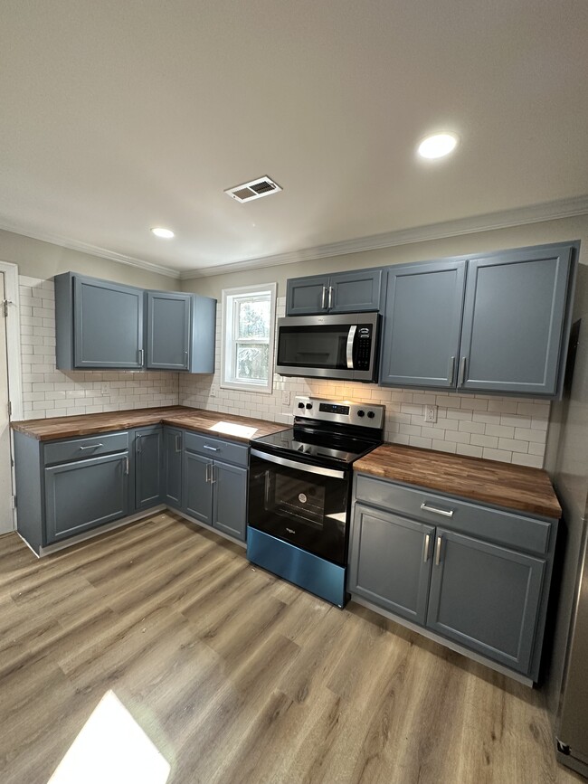 Building Photo - 4916 Palomino Dr