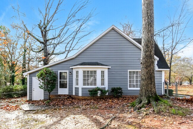 Building Photo - Classic 3-bedroom Home in Irmo, SC