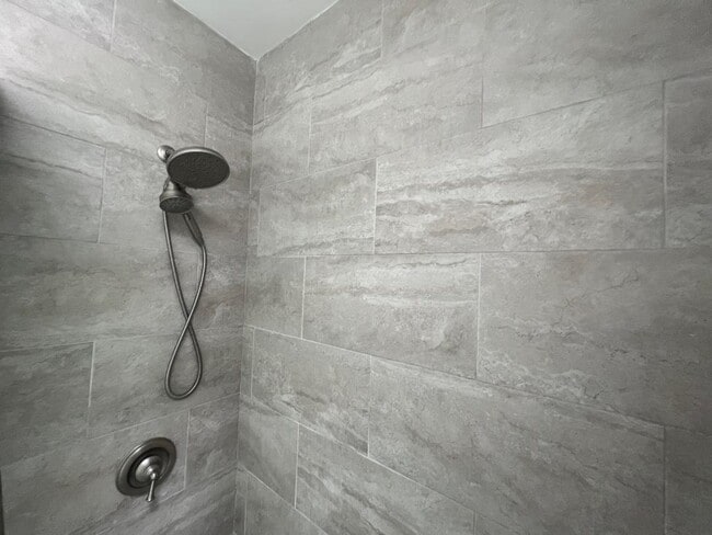 Building Photo - 3618 Chestnut St