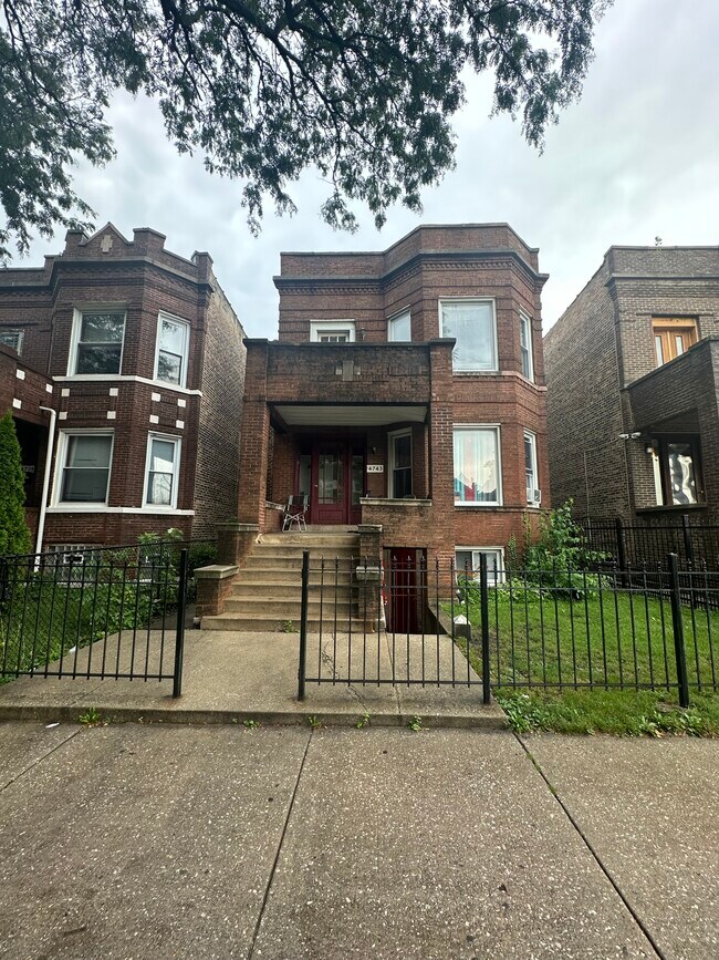 Primary Photo - 4743 W Jackson Blvd