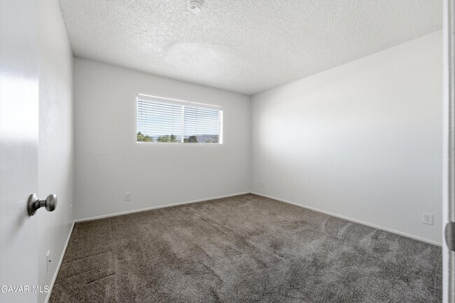 Building Photo - 5036 W Ave L8