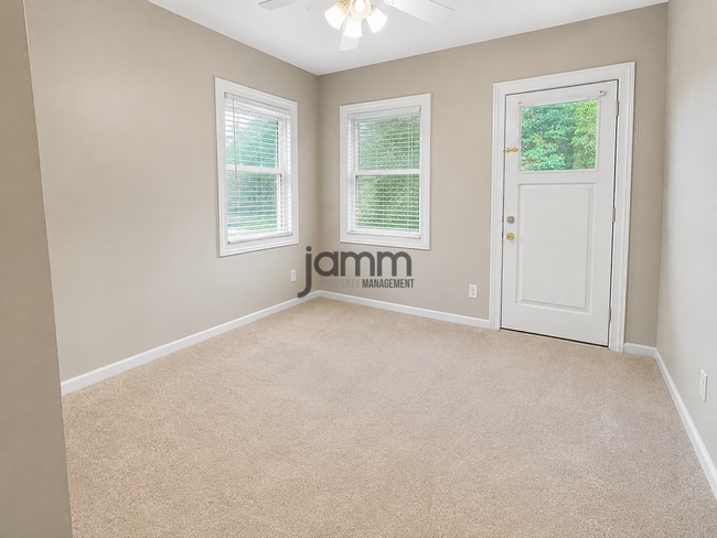 Building Photo - 2425 Demington Dr