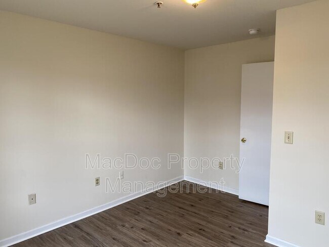 Building Photo - 38 White Pine Cir