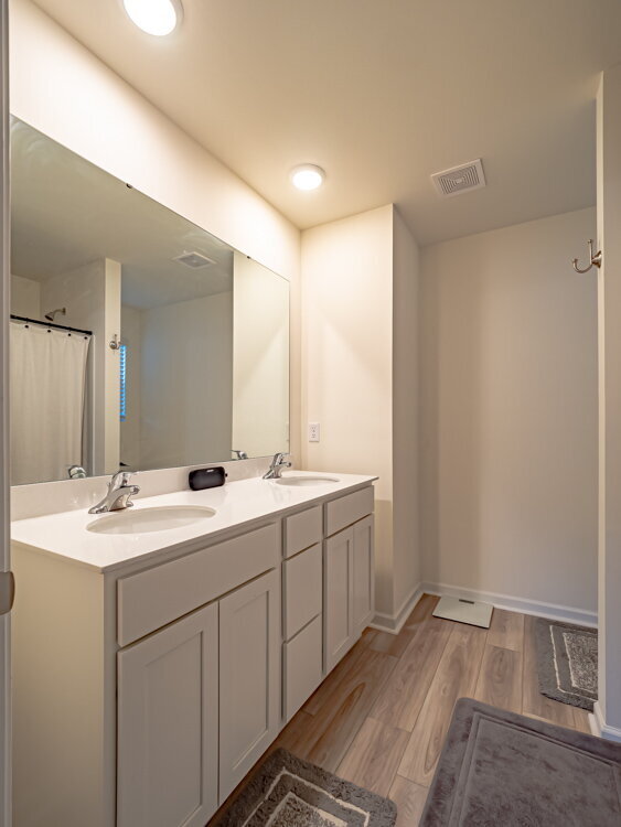 Building Photo - "Spacious Elegance Awaits: 4-Bedroom Haven with Granite Touches in Sumter"