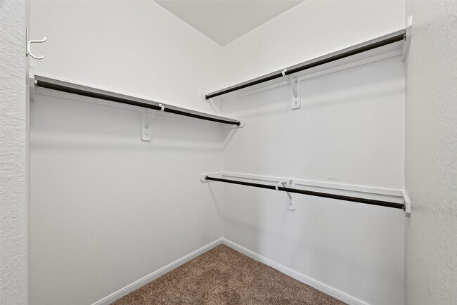 Building Photo - 9718 Justin Ridge Ln