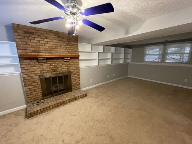 Building Photo - 101 Indigo Dr