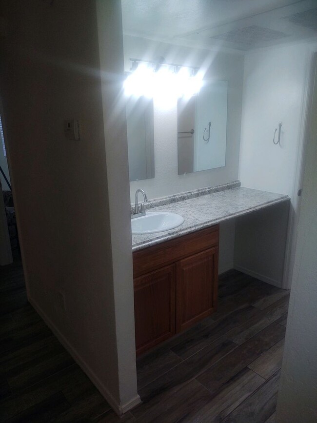 Building Photo - McKellips and Lindsey. Apartment. 2 bed, 2...