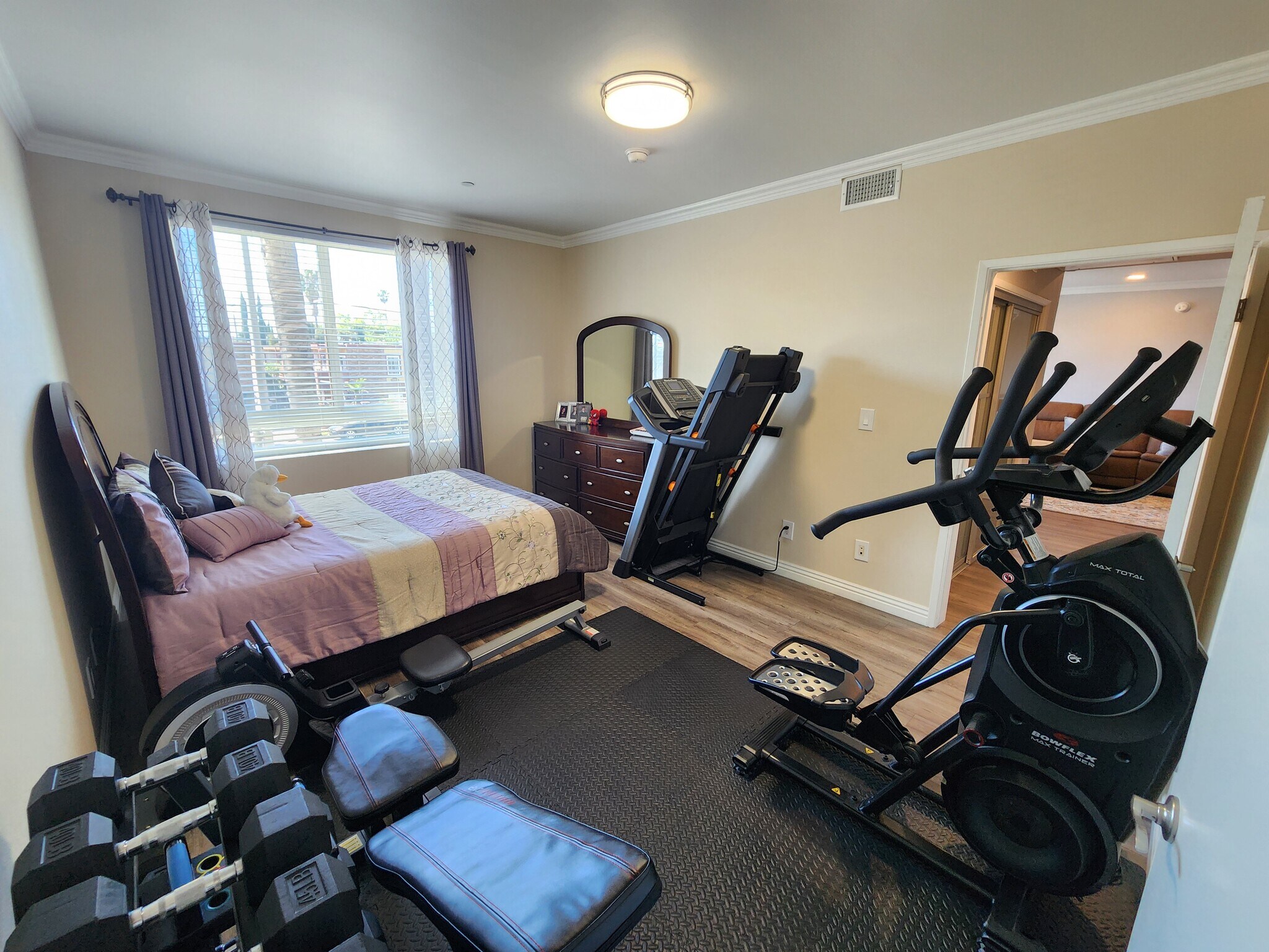 Building Photo - 13941 Sherman Way