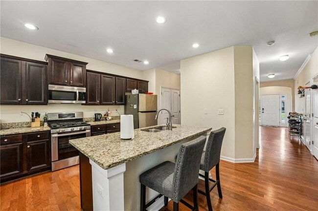 Building Photo - 6216 Oakdale Ridge Ct SE