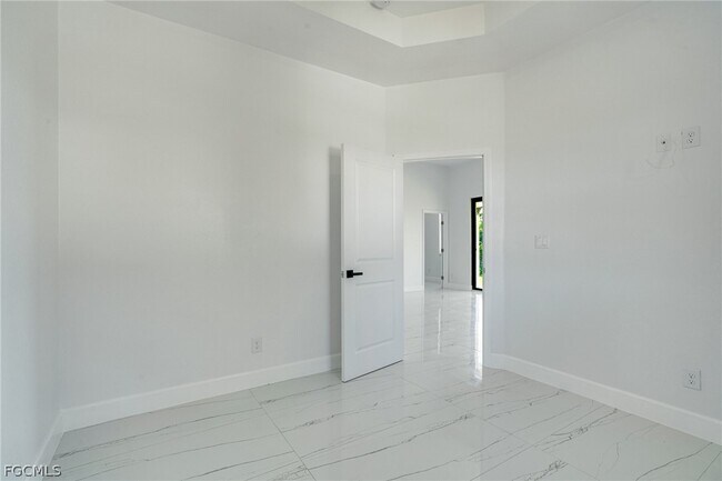 Building Photo - 4725-4727-4727 27th St SW