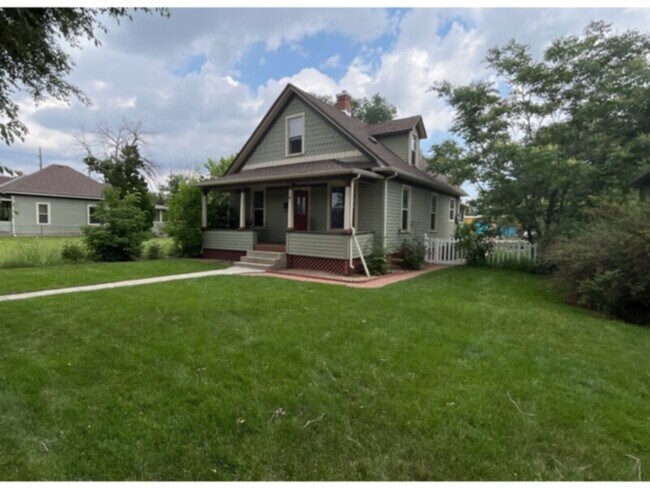Primary Photo - This downtown charmer is located near new ...