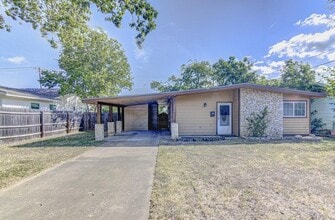 Building Photo - 1410 Kamar Dr