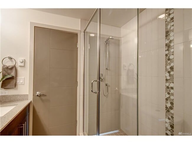 Building Photo - 3Bd/2.5Ba Seattle Townhome