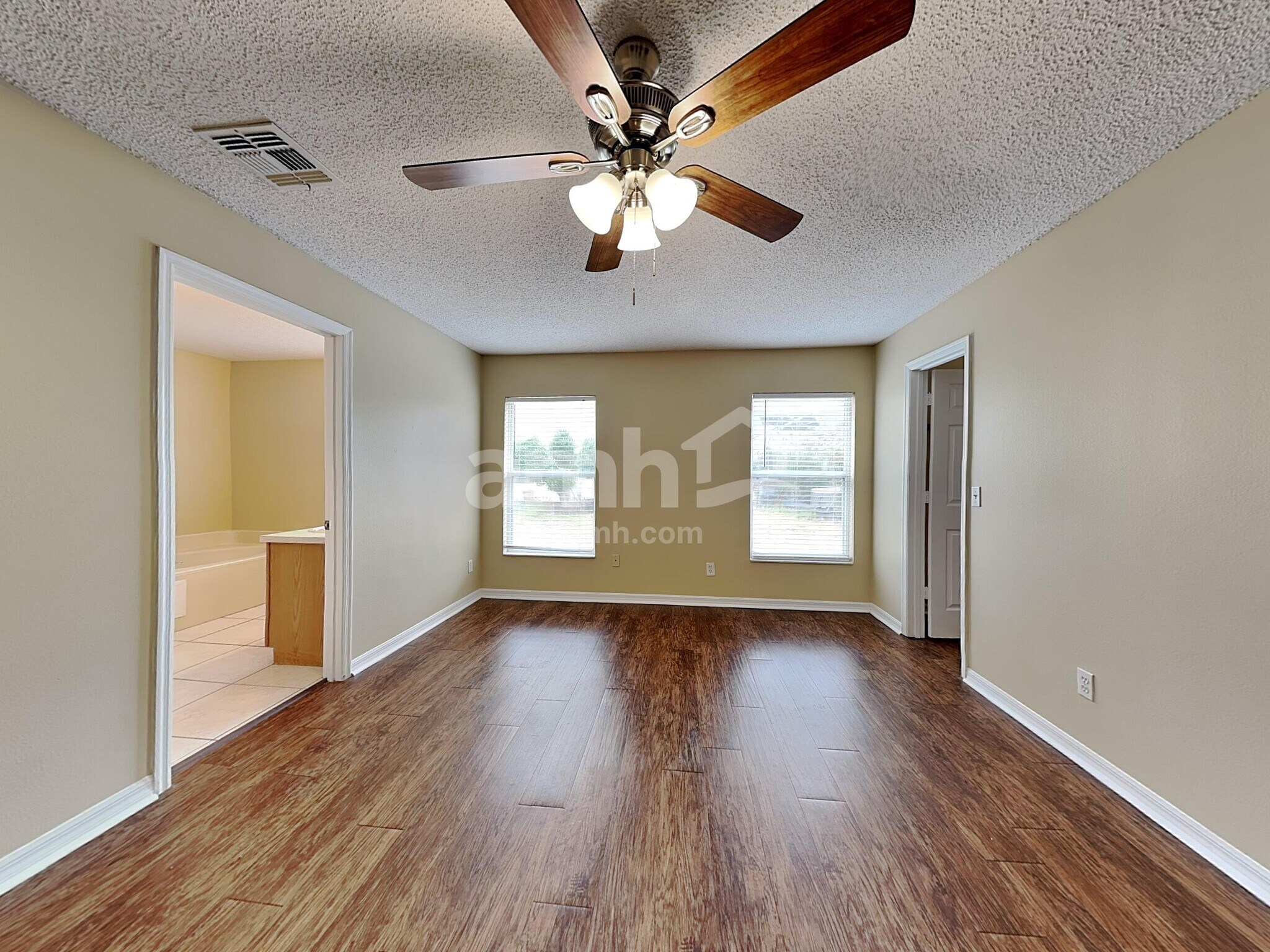 Building Photo - 850 Woodvale St