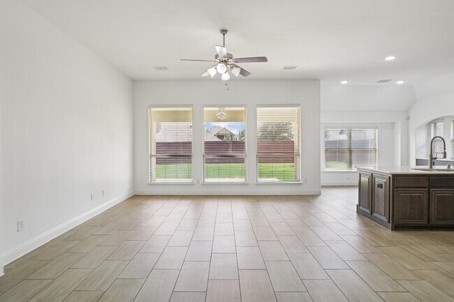 Building Photo - 1616 Downing Dr