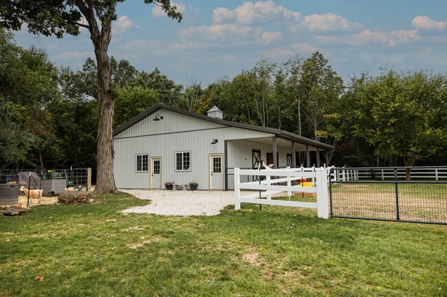 Building Photo - W1940 Co Rd D