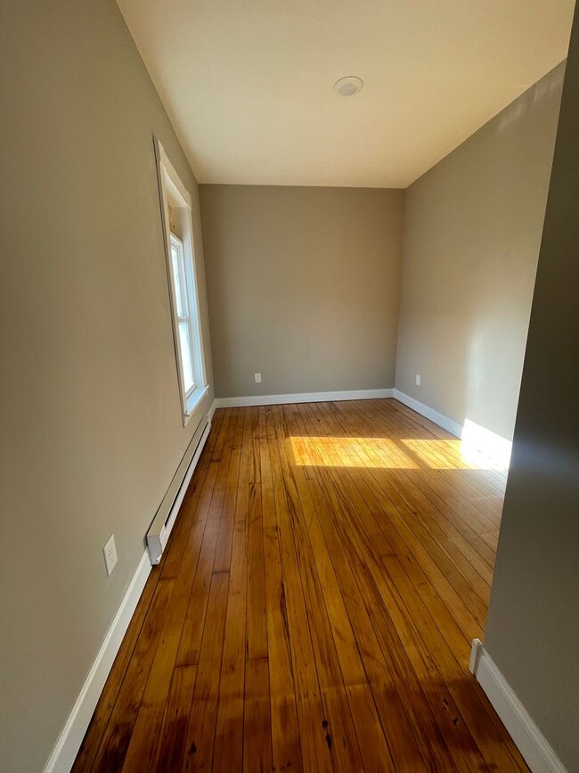 Building Photo - Brand New 1 Bedroom Apartment