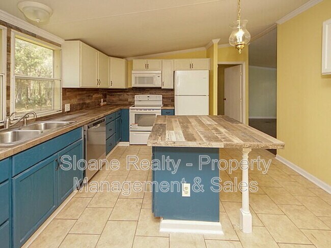 Building Photo - 3184 Sanders Rd