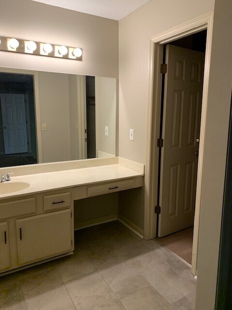 Bedroom 1 dedicated bathroom vanity - 6020 Sand Wedge Cir