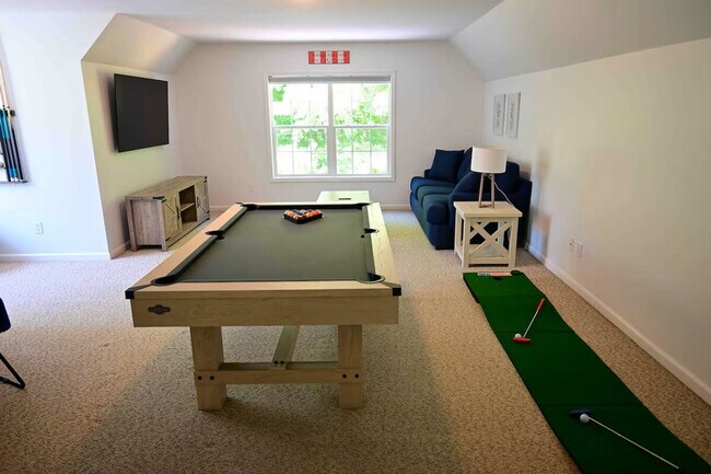 Building Photo - 184 Ruggles Rd