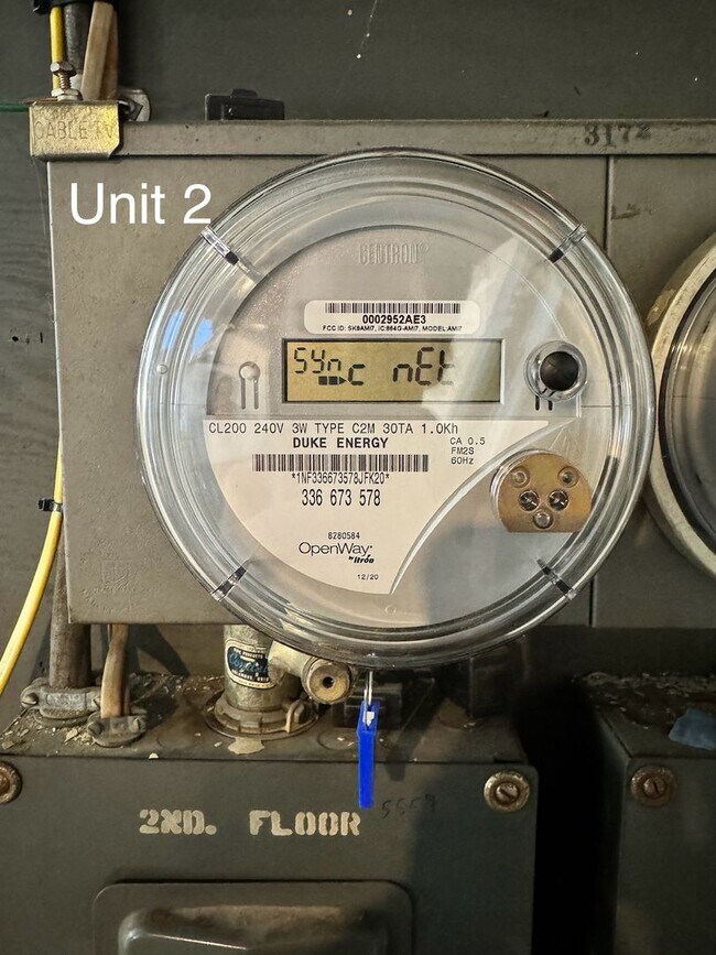 Building Photo - Norwood Duplex W/ Driveway Parking