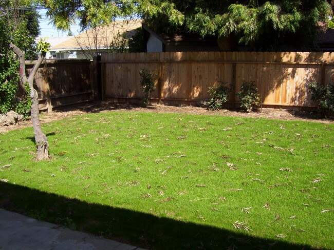 Building Photo - Recently remodeled home offering many upda...
